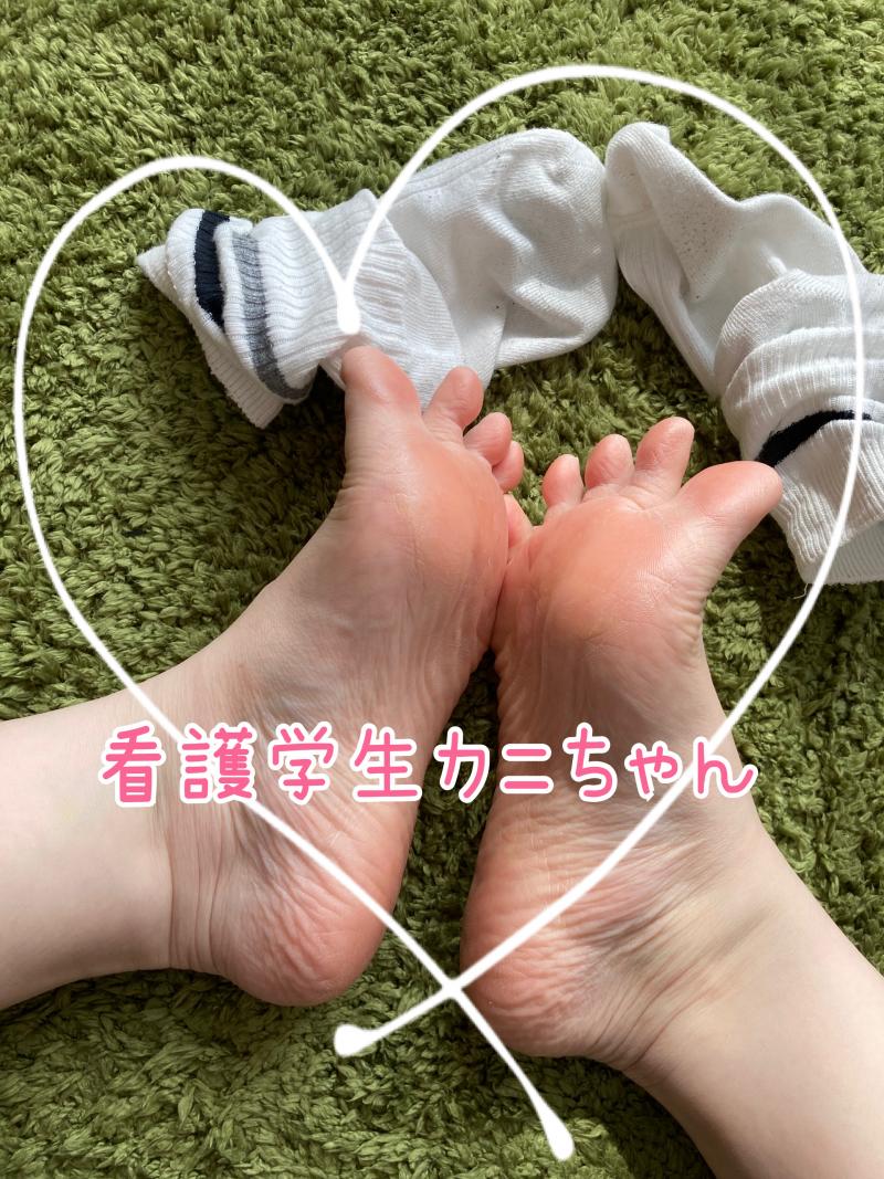 スニーカーの中で納豆が酸っぱいにおいしたよ