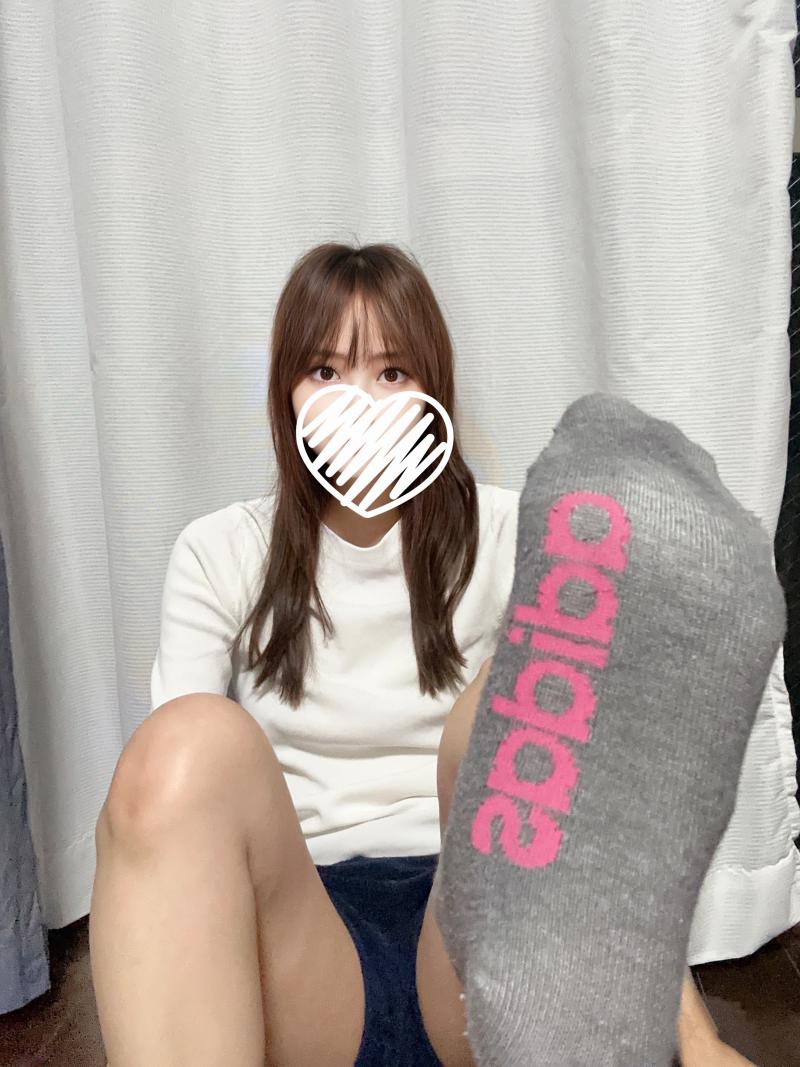 保育士ほのかのアディダス靴下