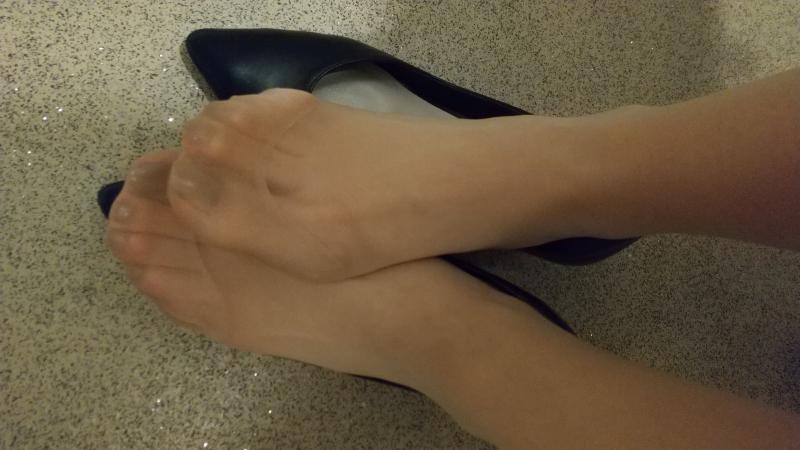 お仕事で着用♡ベージュのストッキング