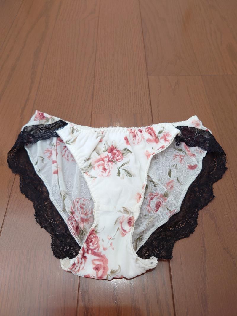 【あなたの為だけに穿く】ナースの花柄パンティ