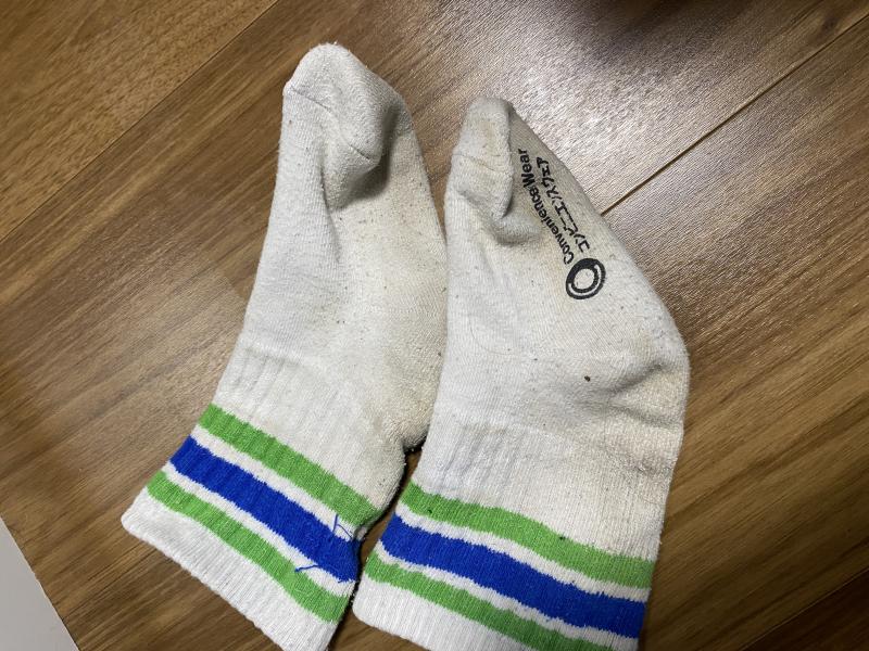 某コンビニのバイト先のかなり使用感のある靴下　2日履き　フランス人のハーフ