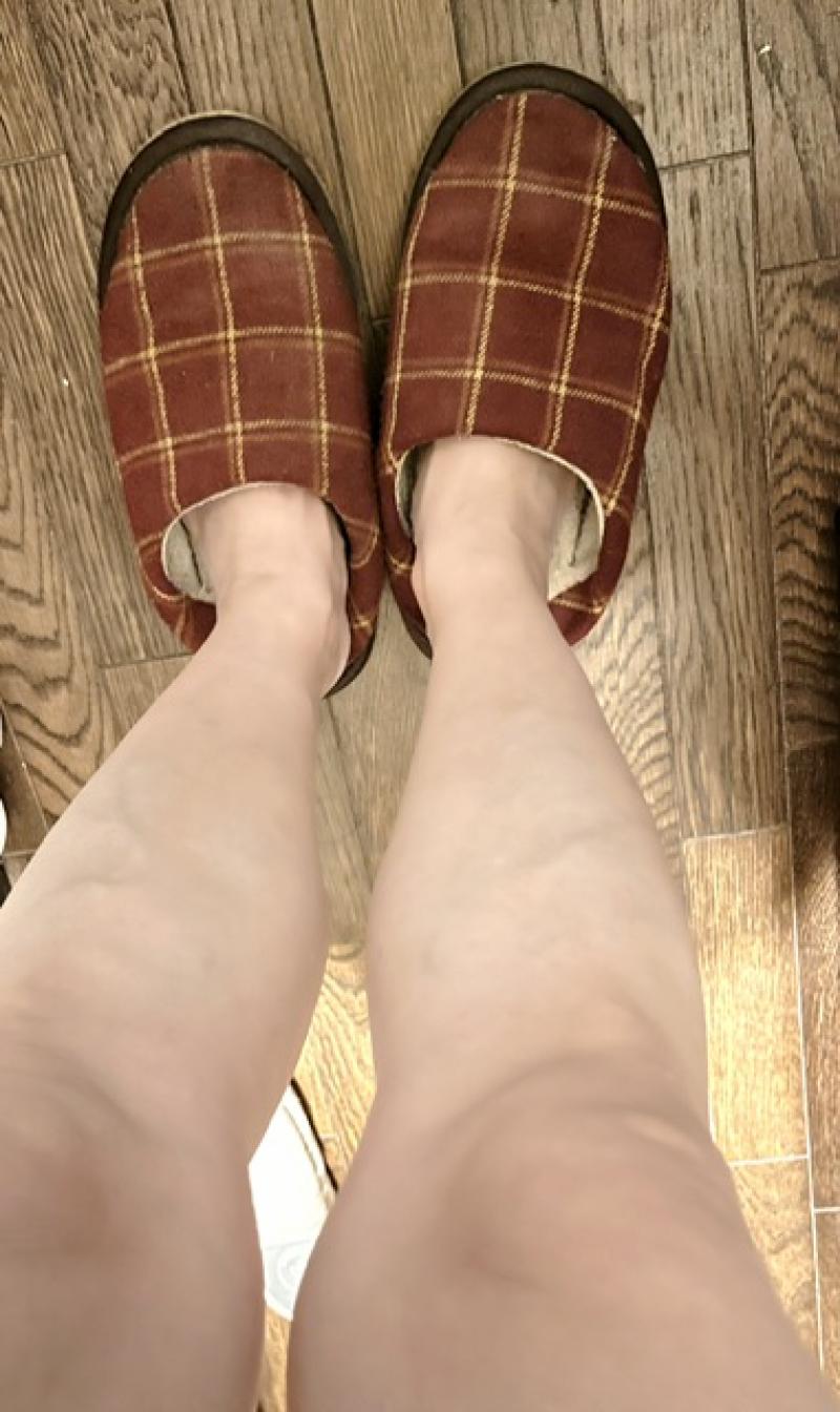 汗の匂いのボアスリッパ