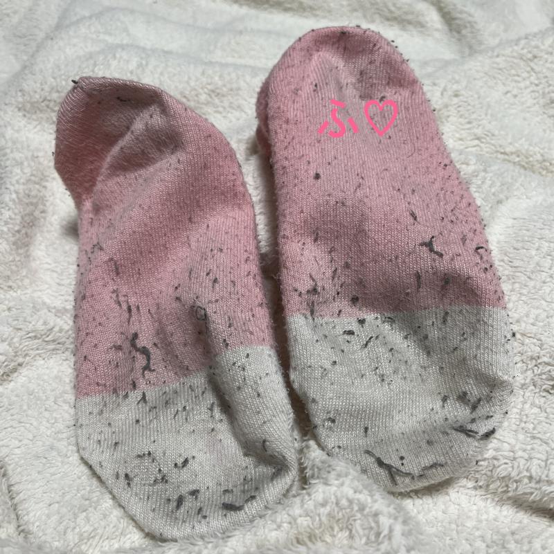 ●たっぷり3週間着用●汚くてクサイしっとりペタペタ足のルームソックス●