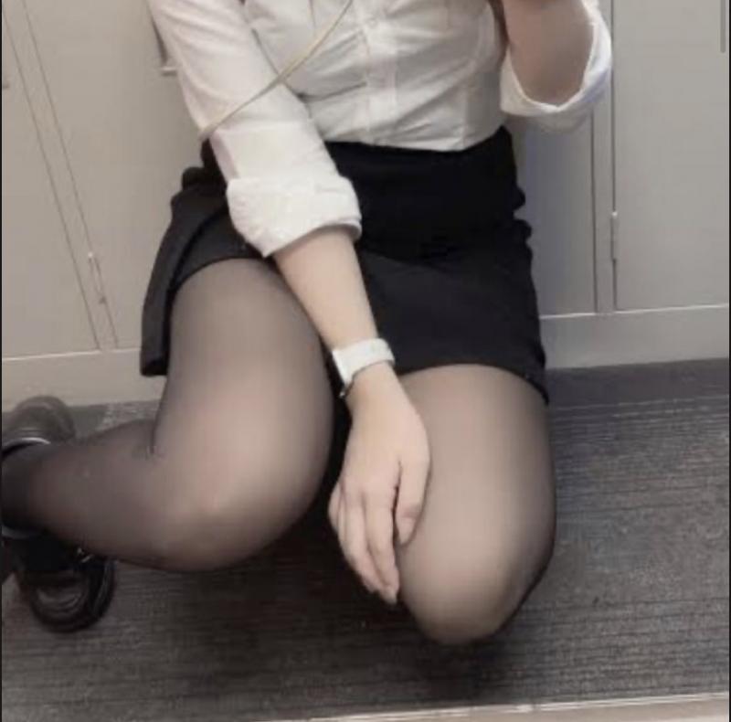 1日着用したぬぎたてほやほやの黒ストッキング