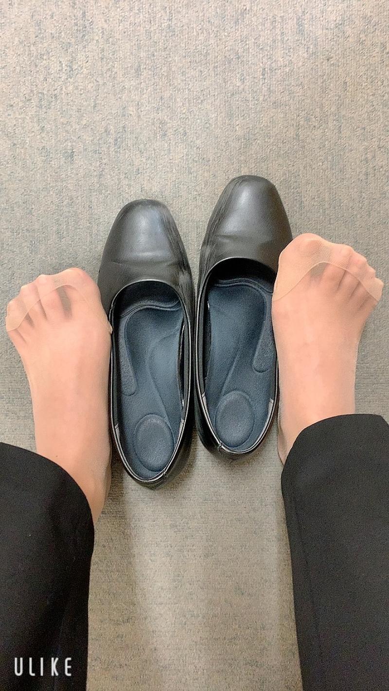 開けた瞬間激臭ストッキング