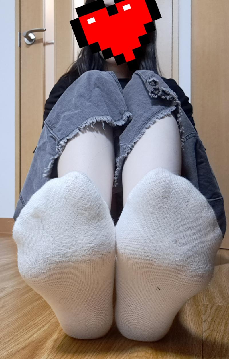 1日遊んだくたくた芳ばしい臭いのソックス