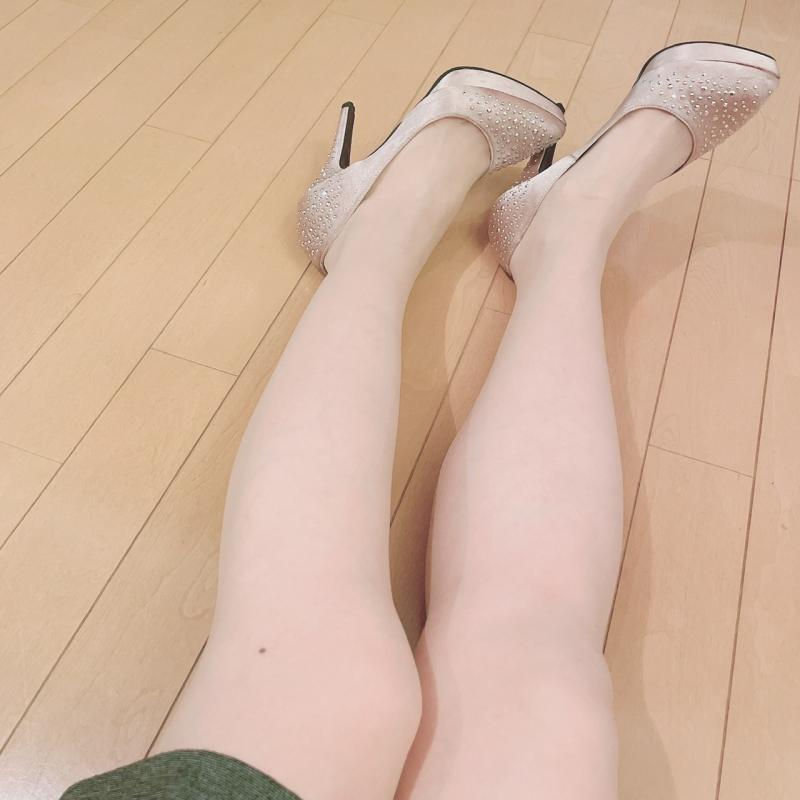 10年愛用で臭い！内側がボロボロのパンプス　ハイヒール　ベージュ