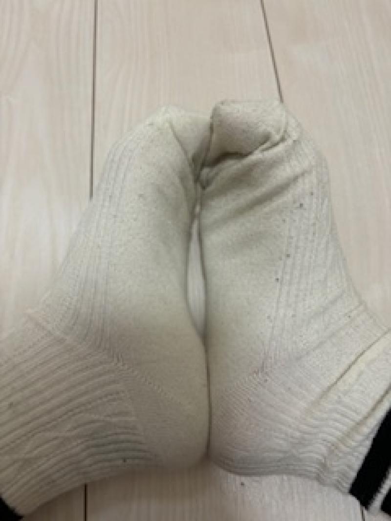 りあの納豆臭靴下