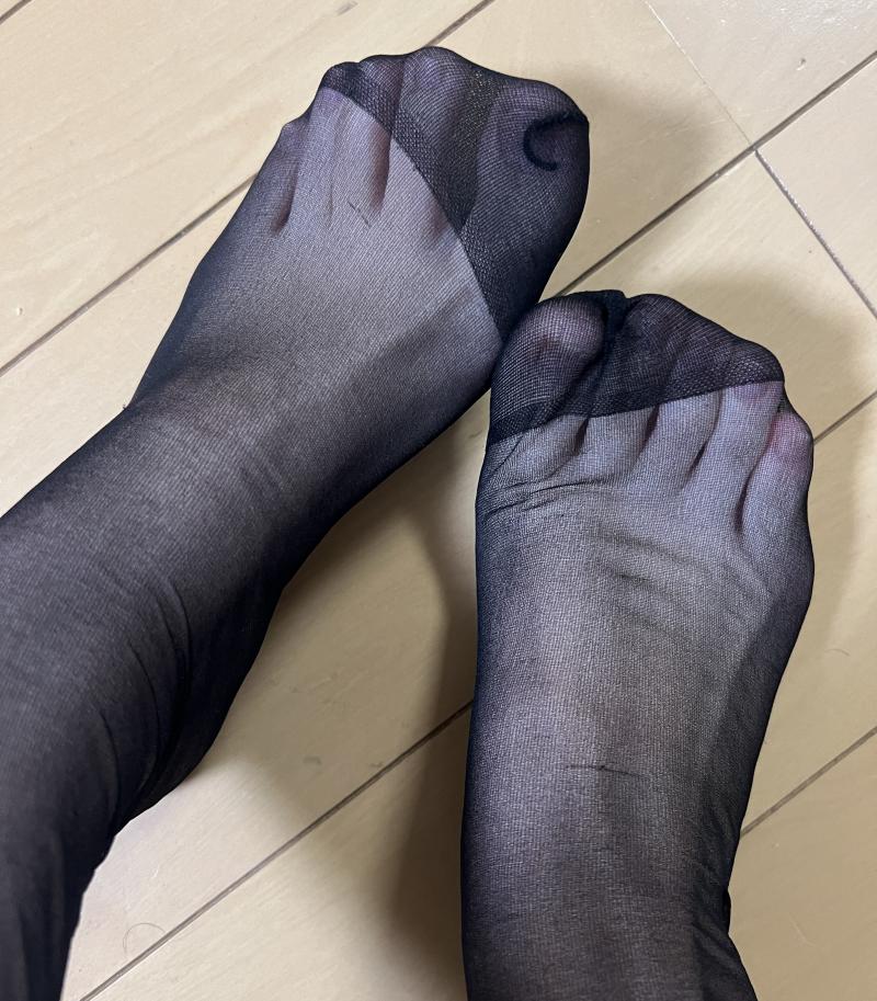 美容部員のつま先酸っぱ臭いストッキング
