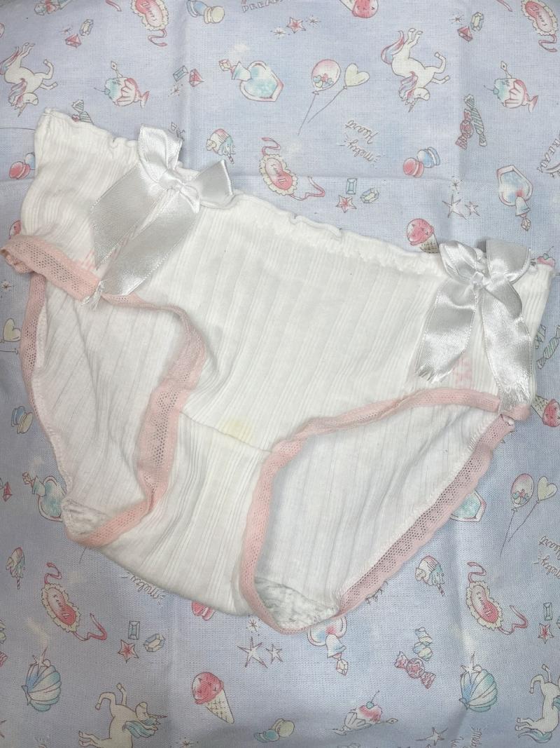 スソガクリ掃除ツインリボン♡かわいいおぱんちゅ！