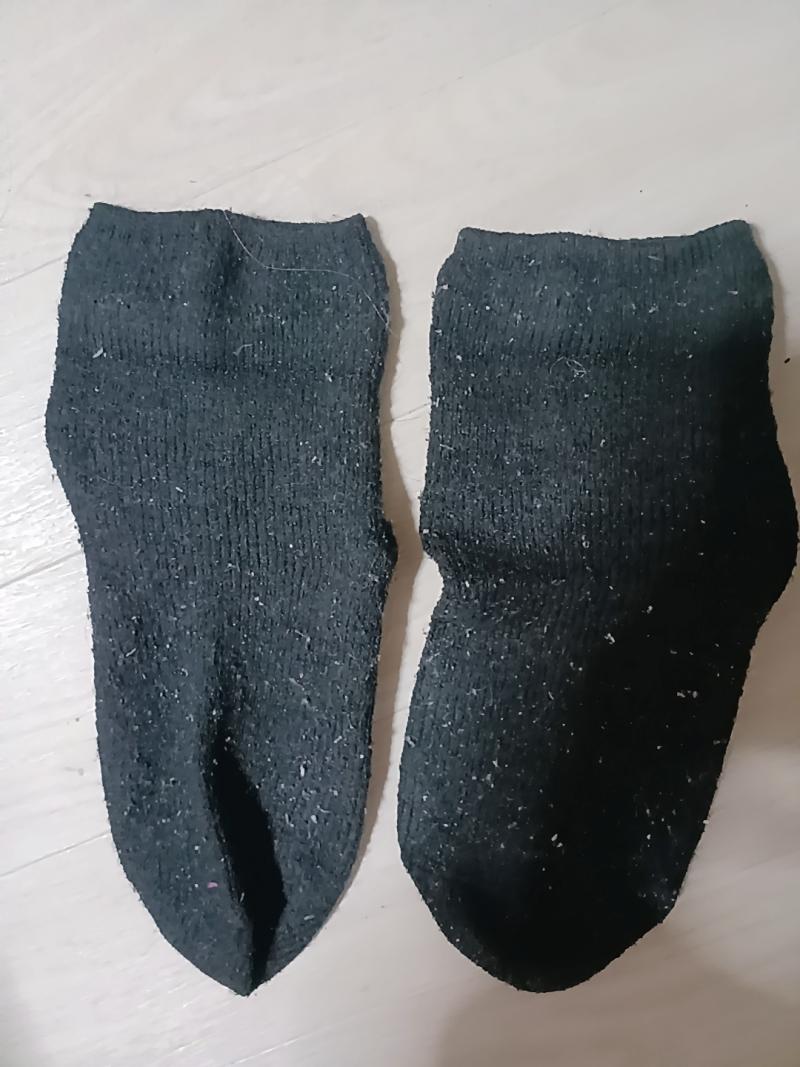 ひとみママ…アシックスデビュー初出品★1か月履き黒ソックス