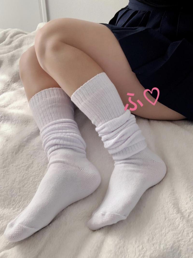 ●たっぷり1日着用●コスで着用するムッレムレ臭すぎるルーズソックス●