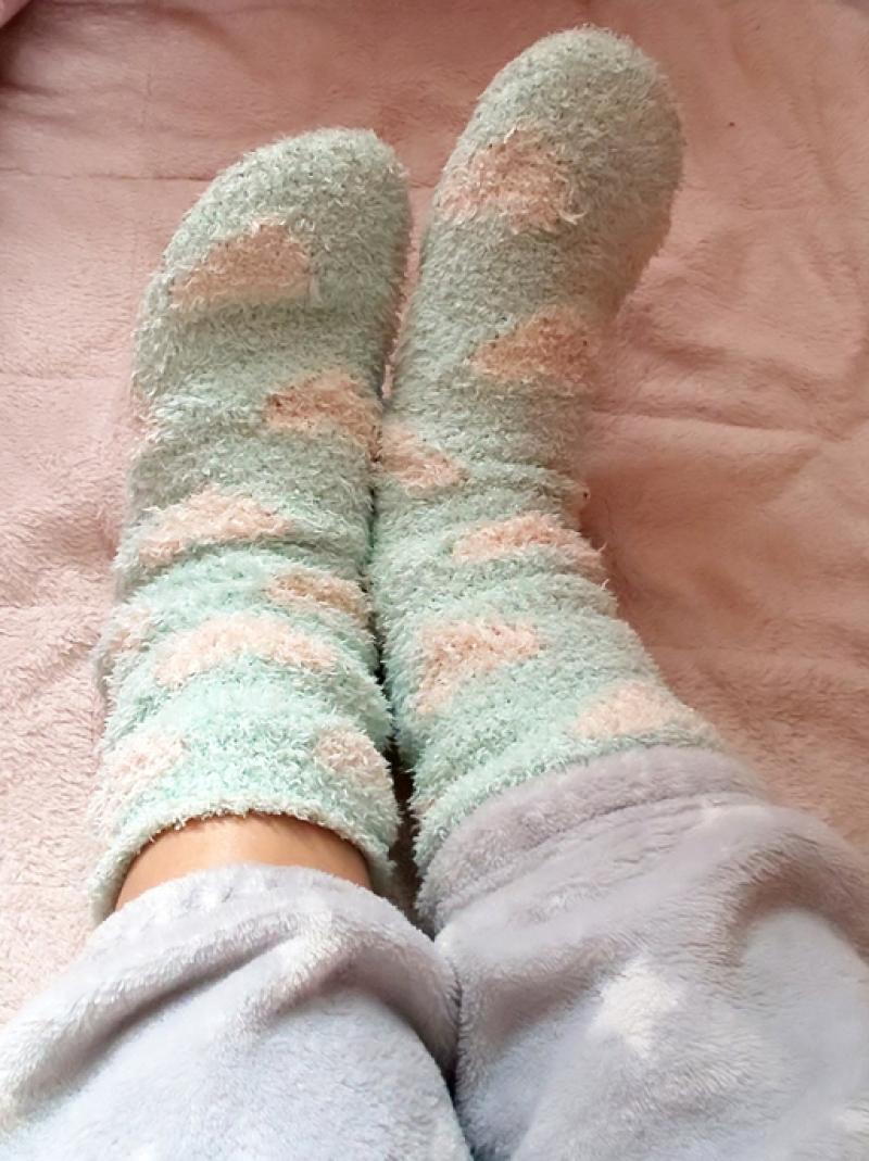 ムレムレ♡1ヶ月以上洗ってないモコモコ靴下