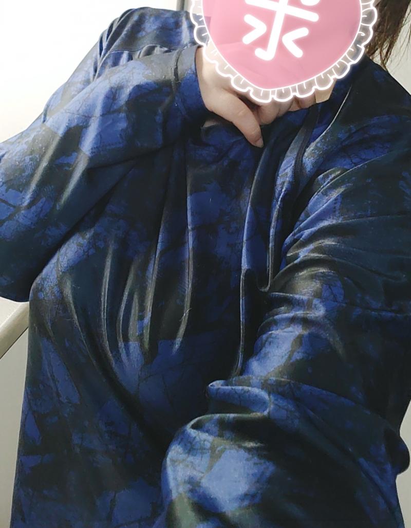 連続着用でわきが臭強めロンT