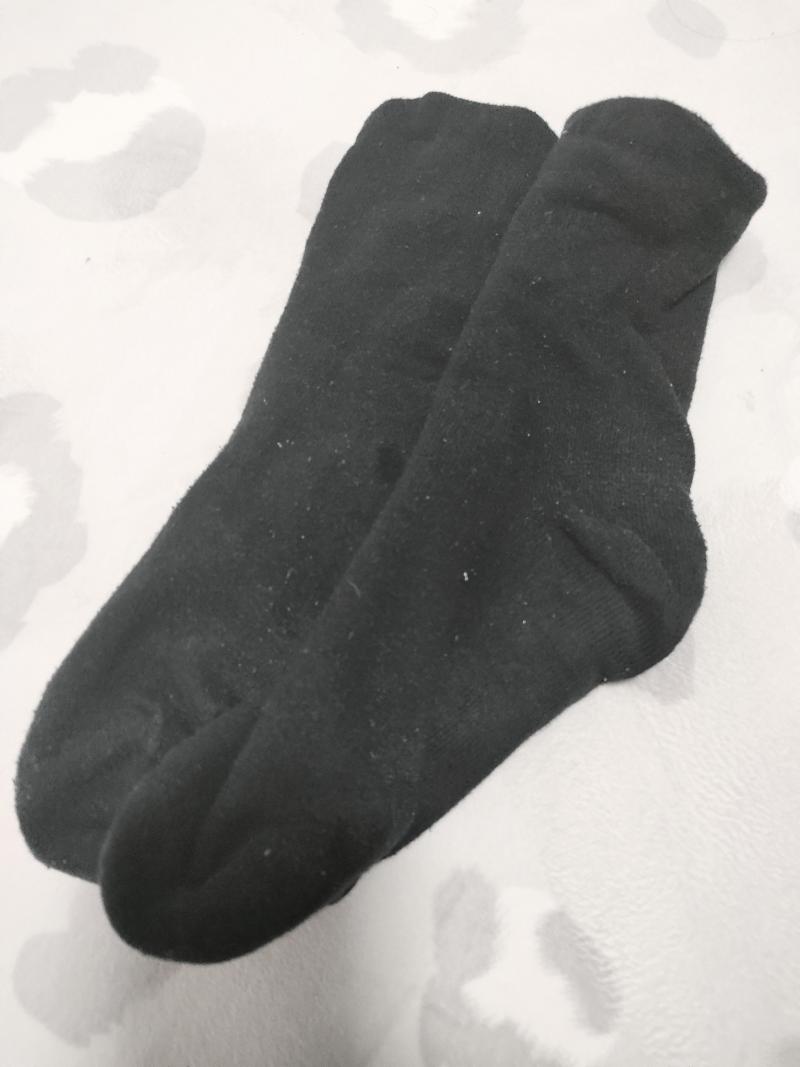 【初めての出品】仕事終わりの靴下♡