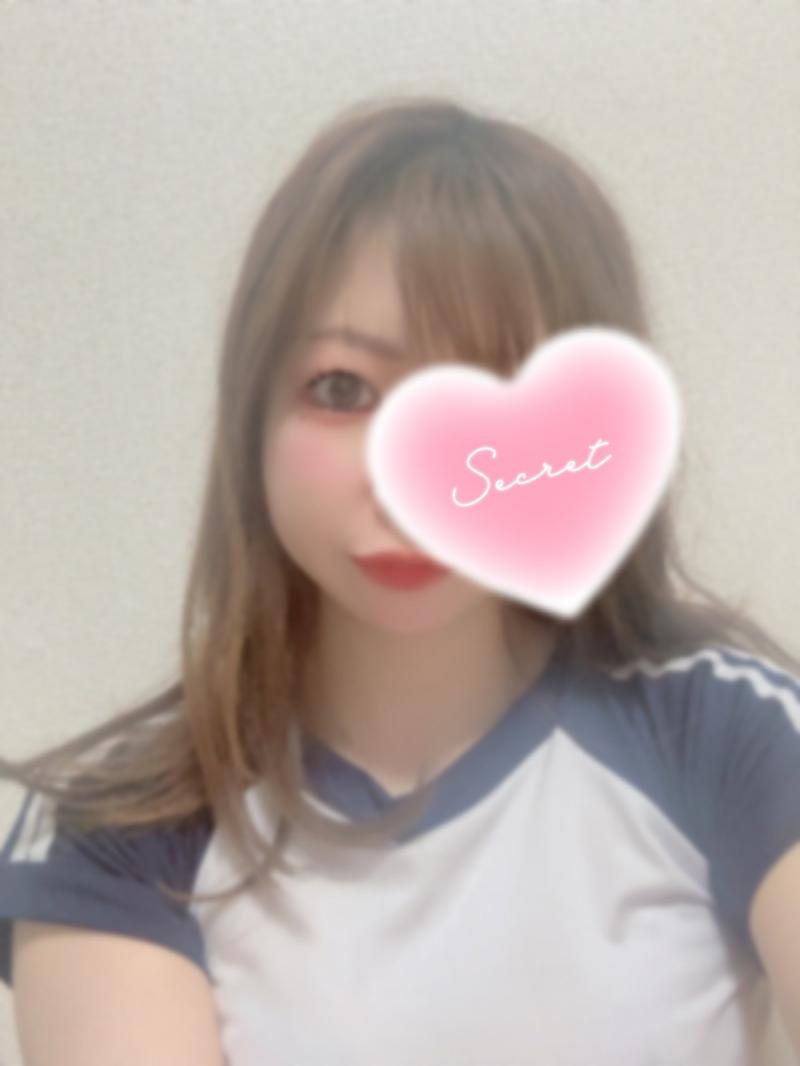 お好きなお洋服やコスチュームを着て動画と一緒にお届け♡