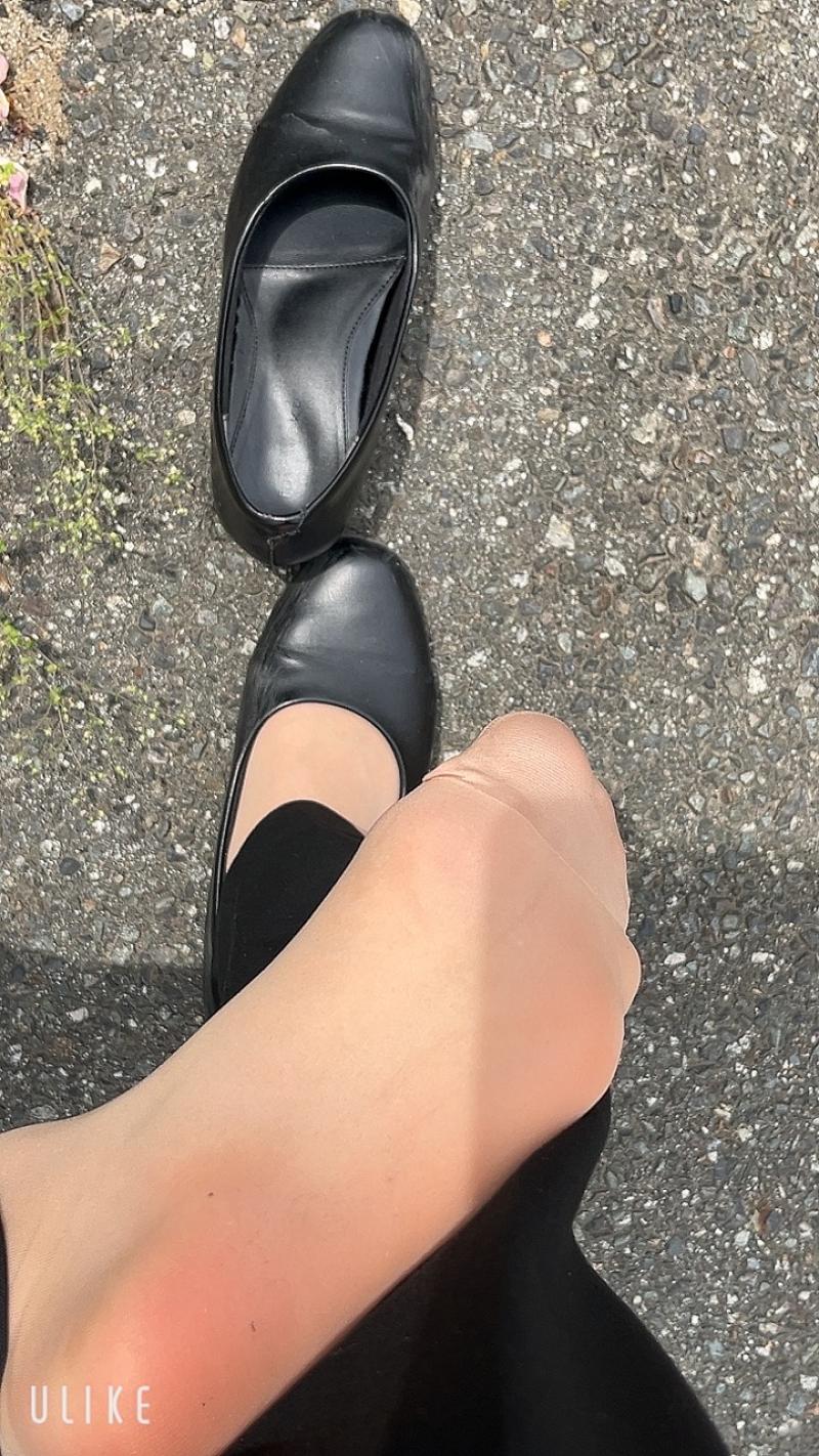 暑すぎ汗だくドブ酸っぱいストッキングとおまけに靴下も♡