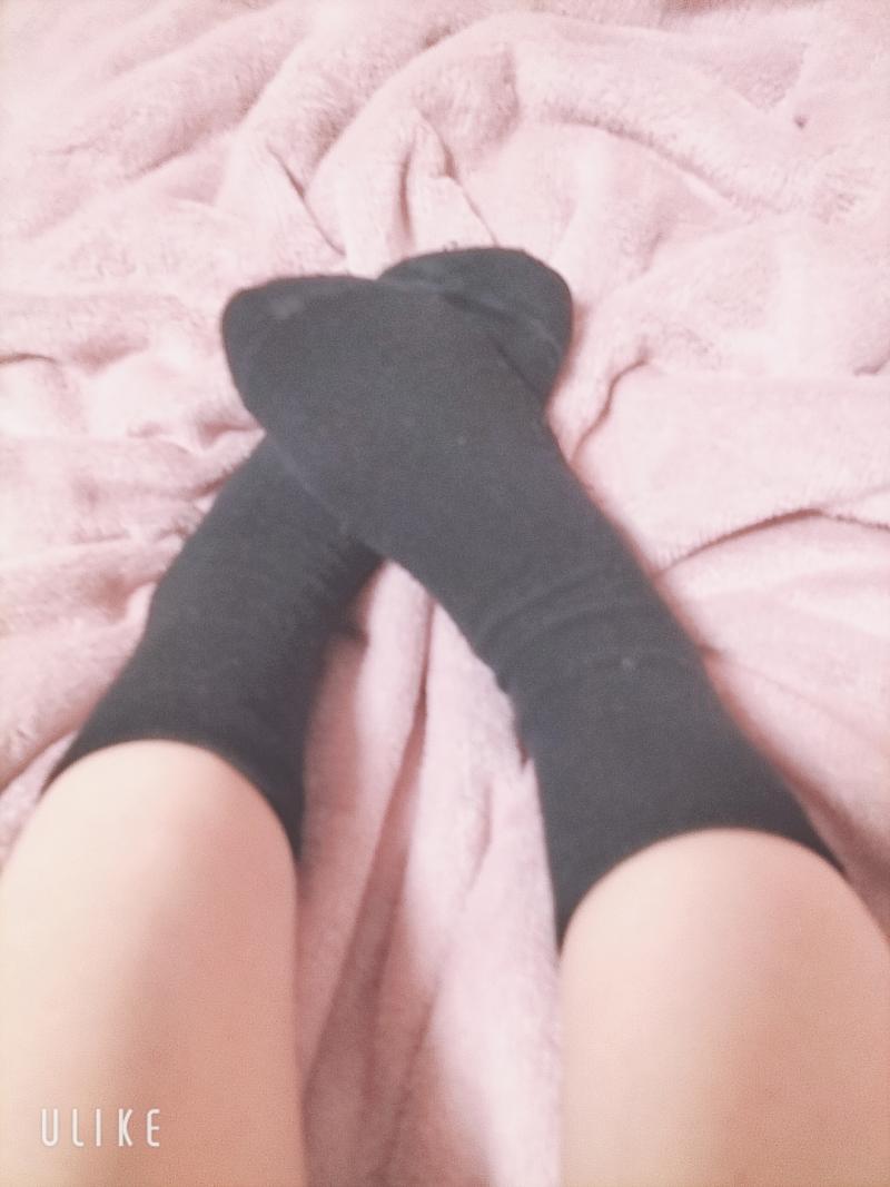 現役大学生の汗ムレ黒ソックス♡