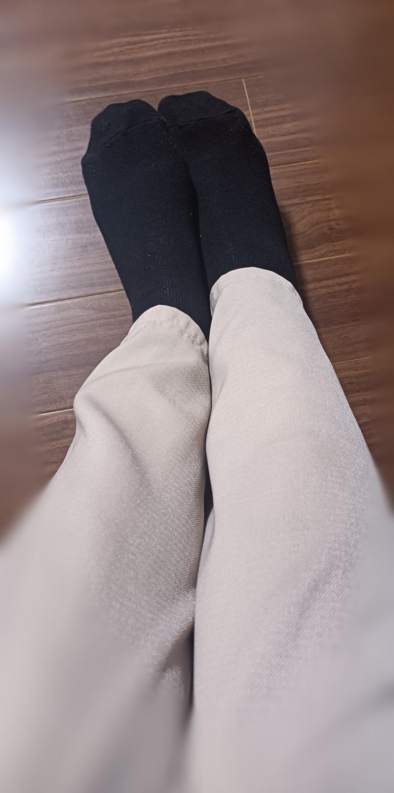 パンツスーツの日の受付嬢のソックス(2日履き)