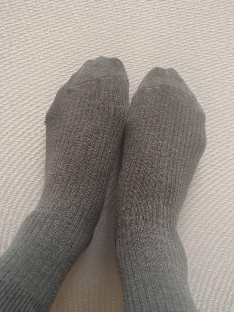 作業靴の中でムレムレ、、２日履き靴下♡