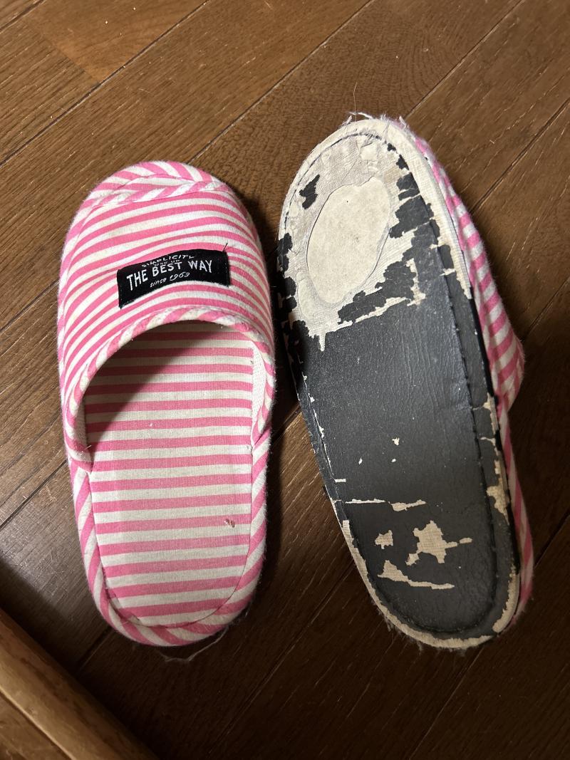 ボロボロすぎる(･･;)スリッパ