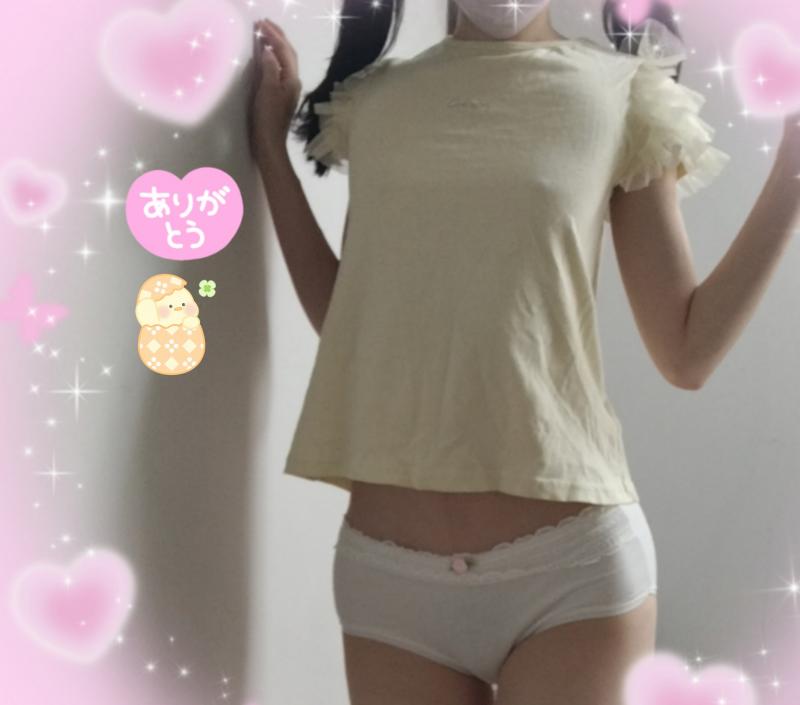 2日白パンティとフリルロリTシャツと臭いおりシー