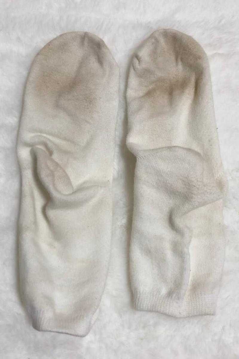 汚くても臭くてもいい方だけお願いします!3日履きっぱなしの白靴下♡