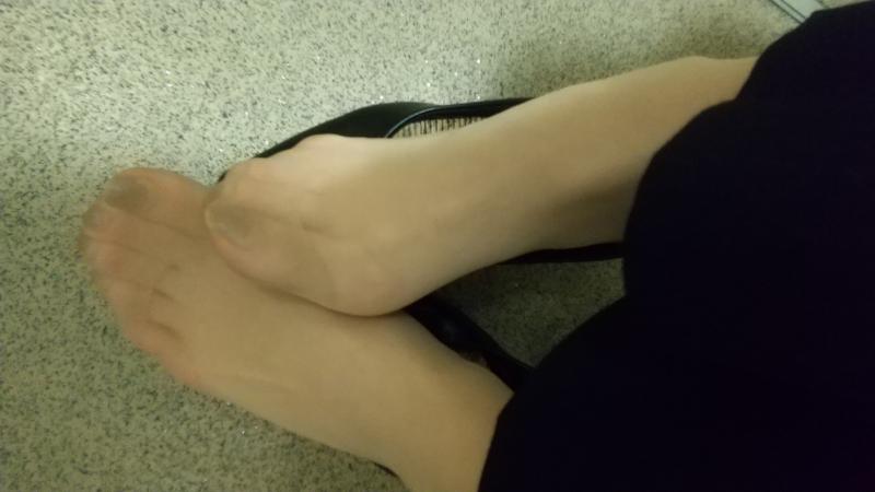 ２日目着用します♪穴開きストッキング♡