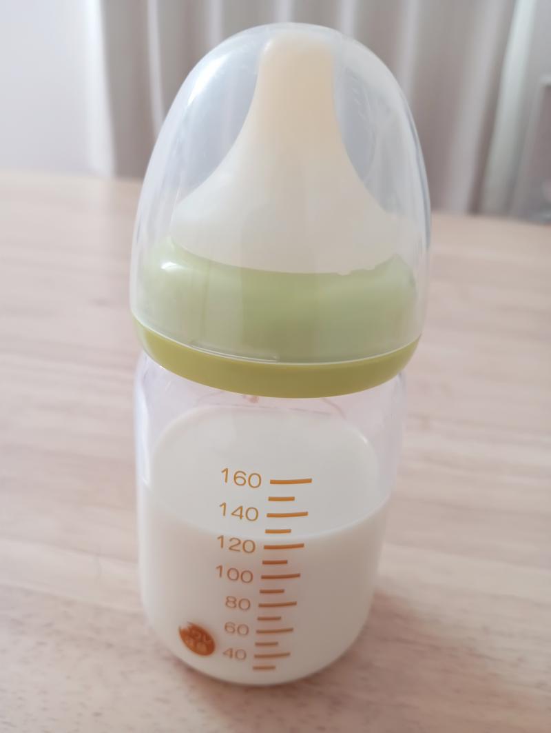 残り3個!!ほんのり甘い母乳入り哺乳瓶♡