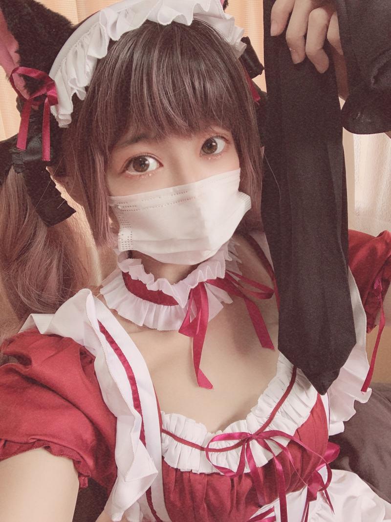 めいどさんの黒ニーソ♡