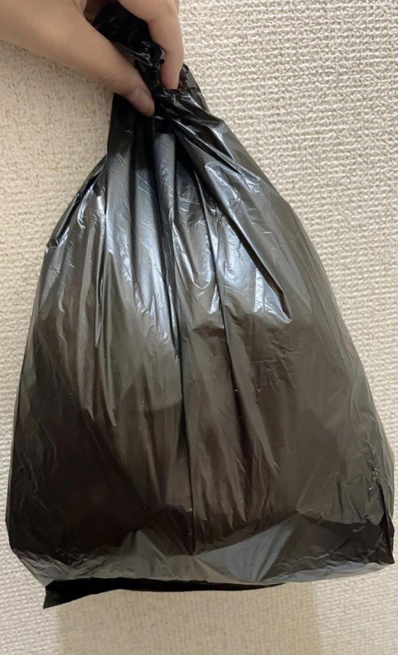 開けた瞬間超臭い1ヶ月分貯めたサニタリーボックスの袋