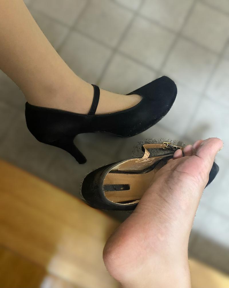 【汚すぎ注意】酷使したパンプスとパンストセット