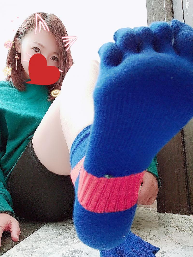 3日連続着用5本指ソックス&3日連続着用セクシーニット