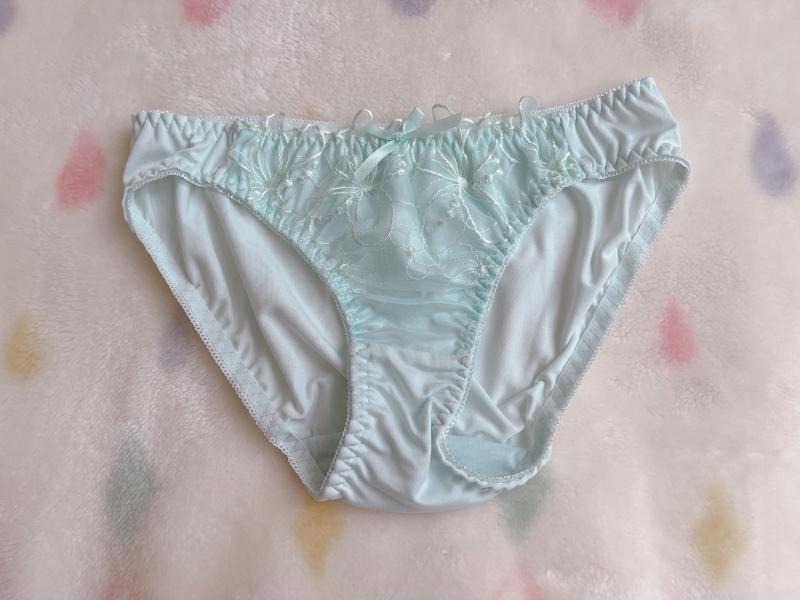 【強烈!ムレムレまんことスソガ臭】本気で臭すぎるけど癖になる!度胸試しパンティ♡