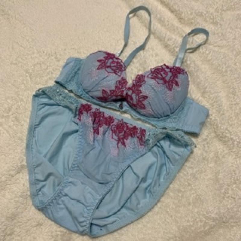 お気に入り♪たまには清純っぽい可愛いブラパン♡