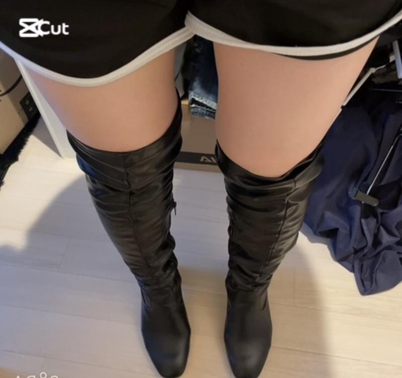 むれむれ♡ ぴちぴちレザーニーハイブーツ