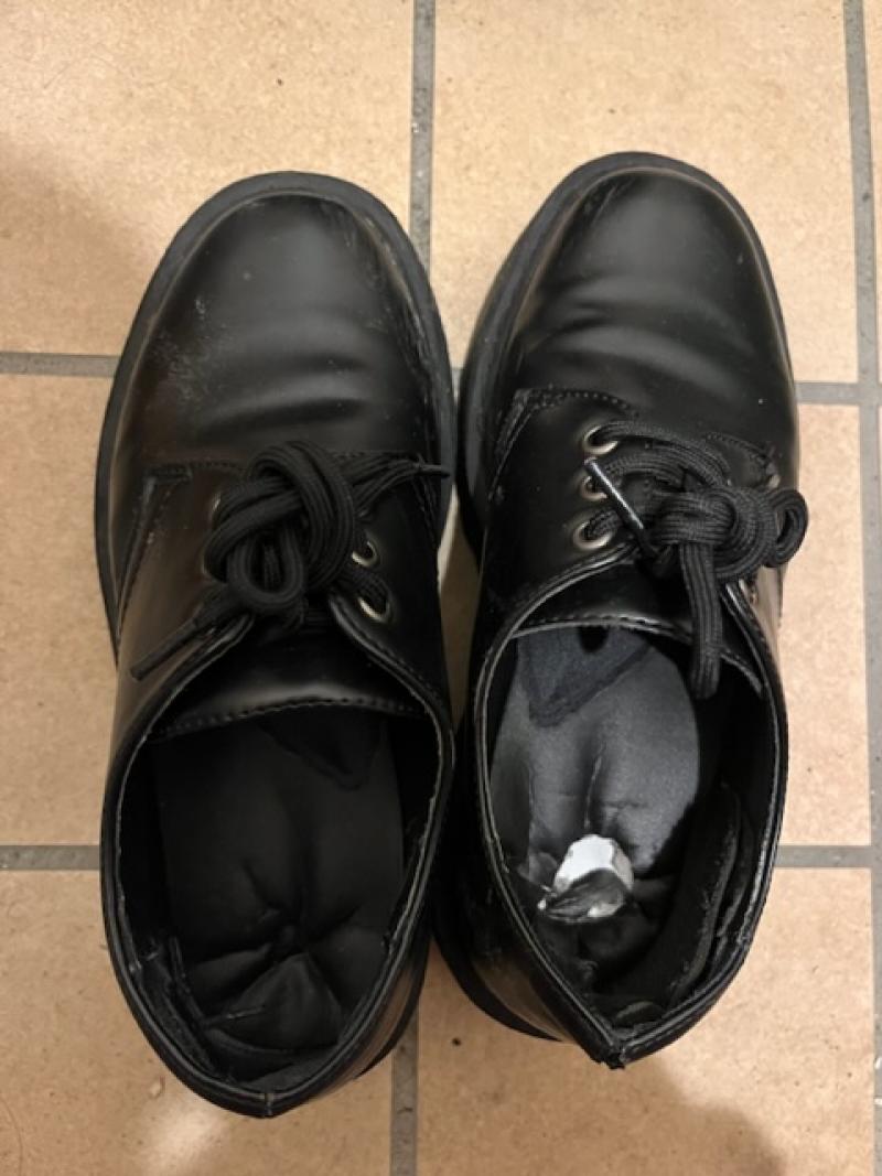 バイトで履いてた黒のローファー