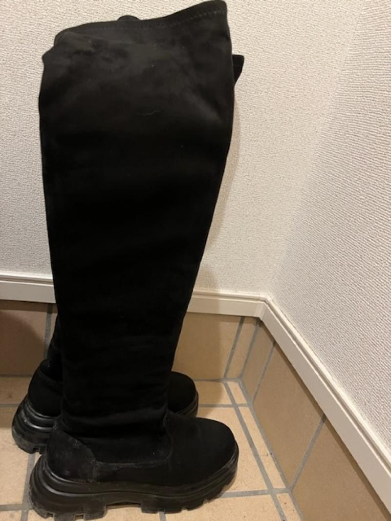 ディズニーにも履いて行ったニーハイブーツ