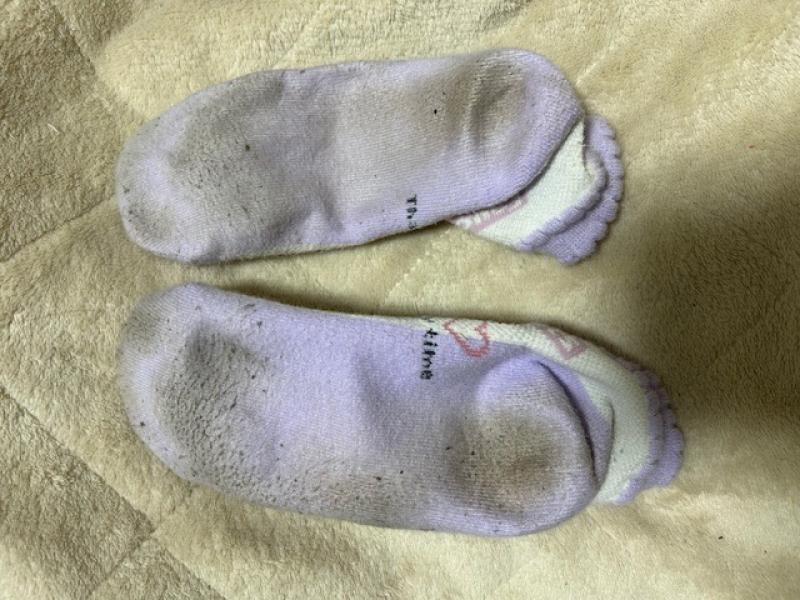 洗っても取れない汚れがついた靴下｡ﾟ･ (>﹏<) ･ﾟ｡追加で3日履いてお届け！