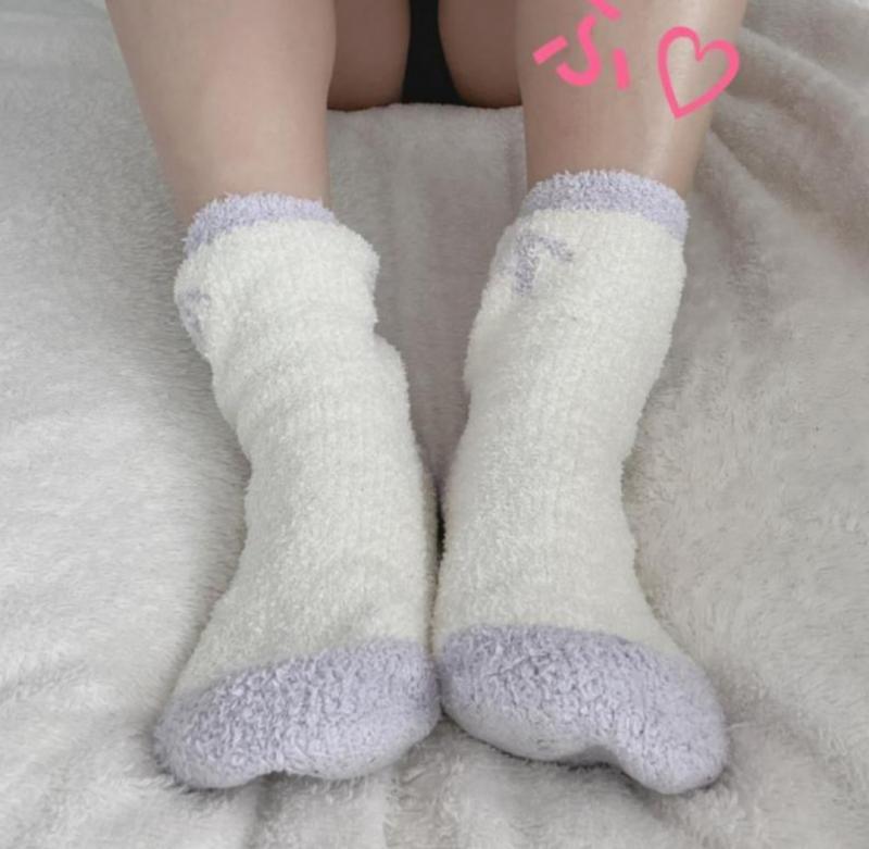 ●セール●たっぷり1ヶ月以上着用●しっとりペタペタ足のもこもこソックス●