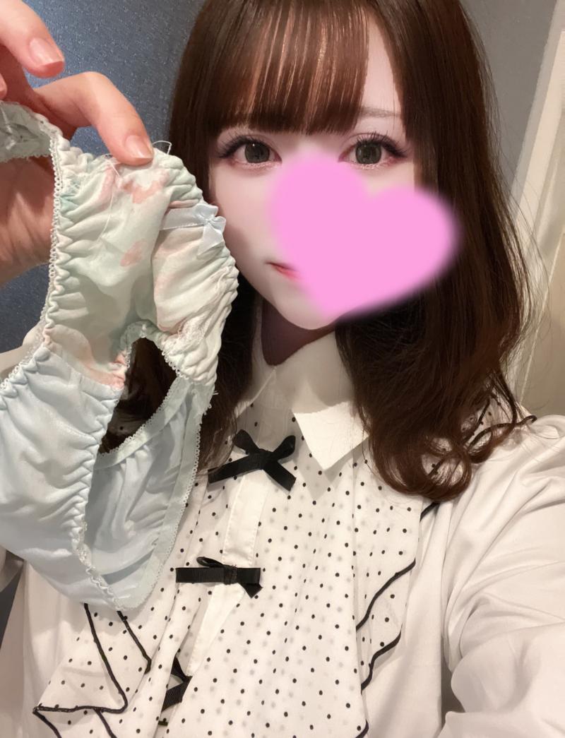 【緊急出品】おしがま&スソガ強烈!マン汁とおしっこまでしっかり染み染み!おまんまんそのもの破廉恥おパンティ♡