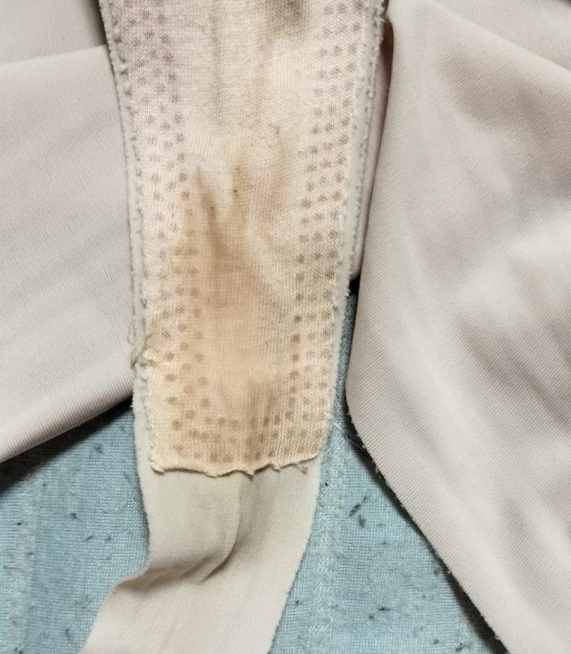 お風呂なしで2日穿きした割れ目に激食い込み濃厚おま◎こ臭Tバック