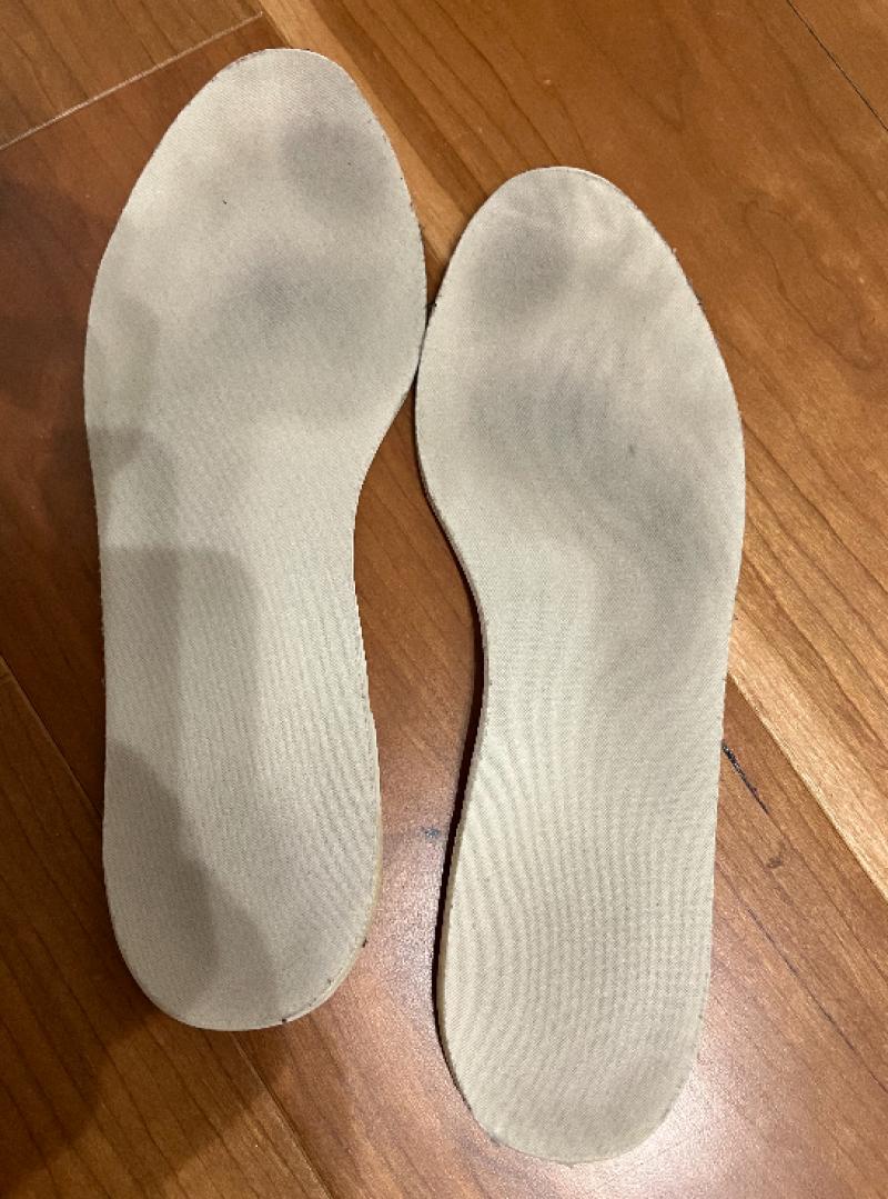 約1ヶ月毎日仕事で着用しているパンプスの中敷き