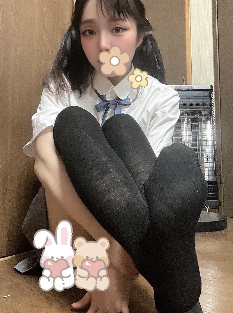 ぴたっと黒ニーハイ2日着用♥