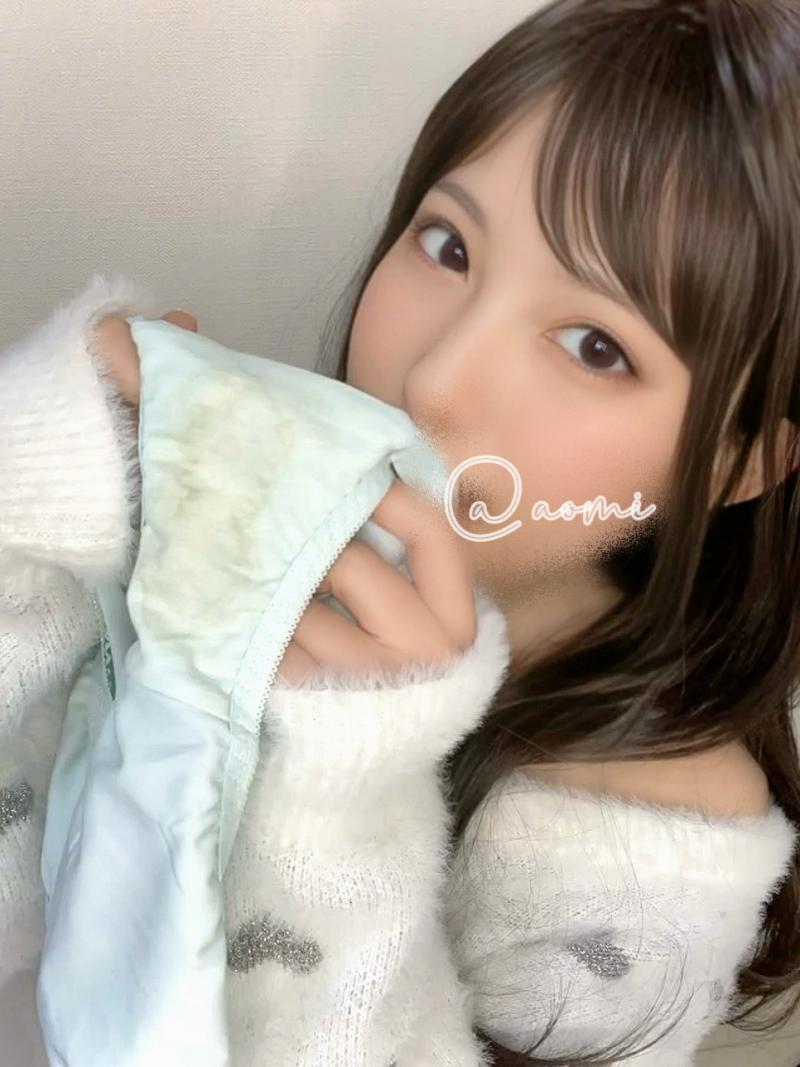 ランニング中に履いて、汗がたっぷり染み込んだクサクサパンツ♡