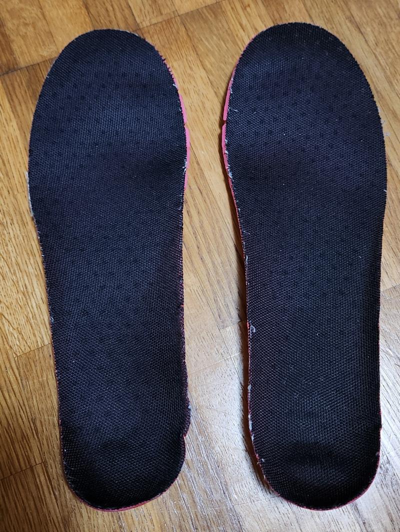 (人気感謝でおまけつき)臭い汚い中敷きです。