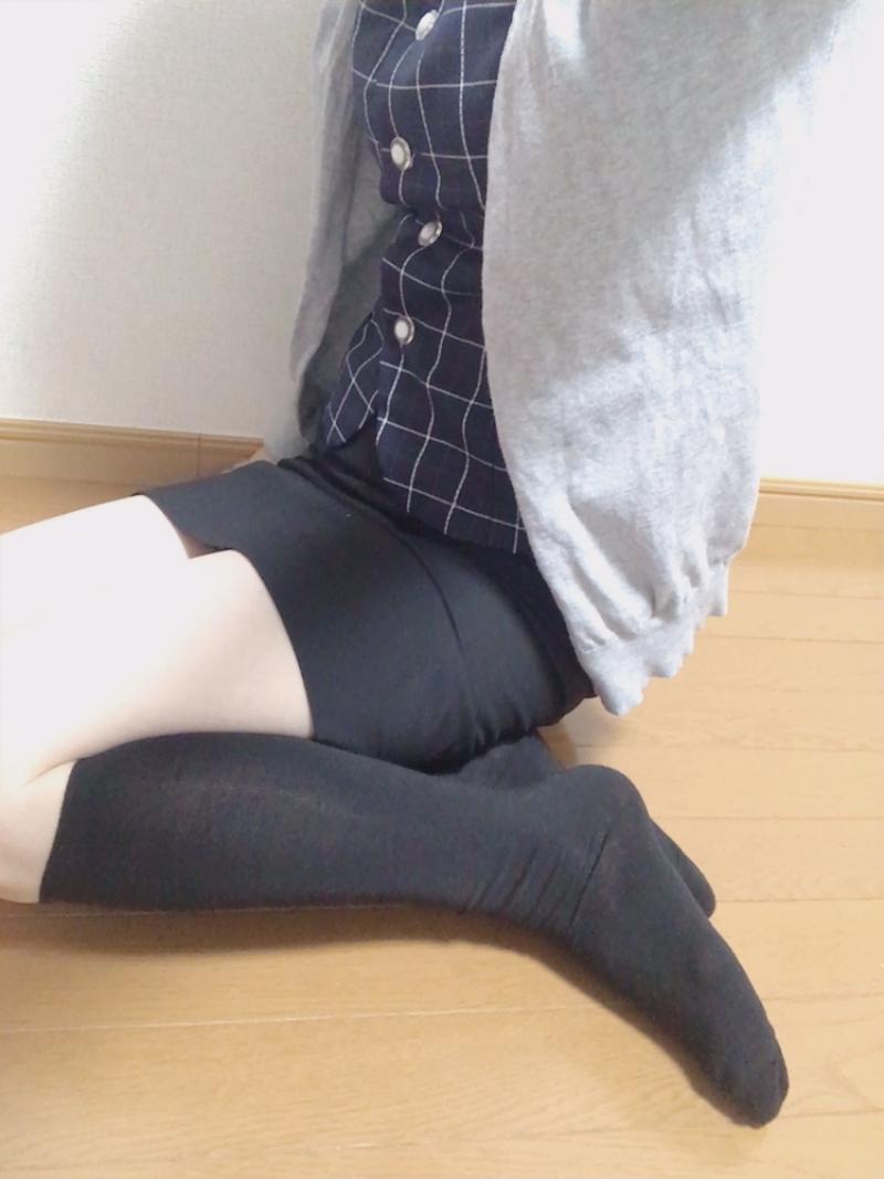 即納セール♡２日履きのくさい黒ハイソックス♡