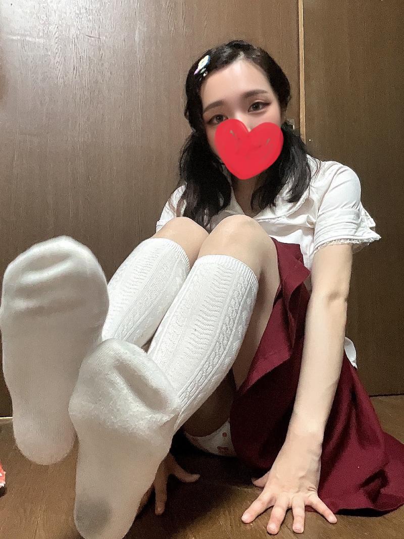 3日連続着用♡♡白ハイソ