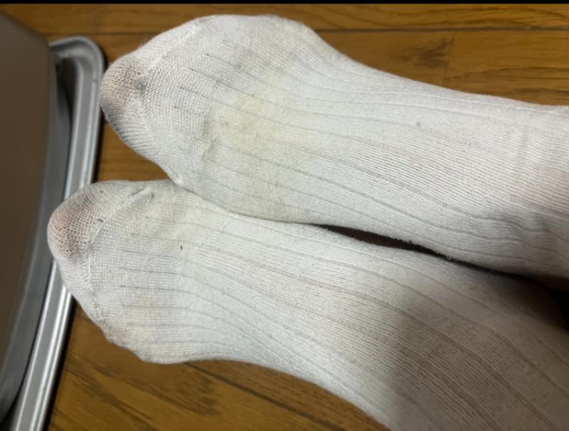 レザーブーツで蒸した1日着用白ソックス