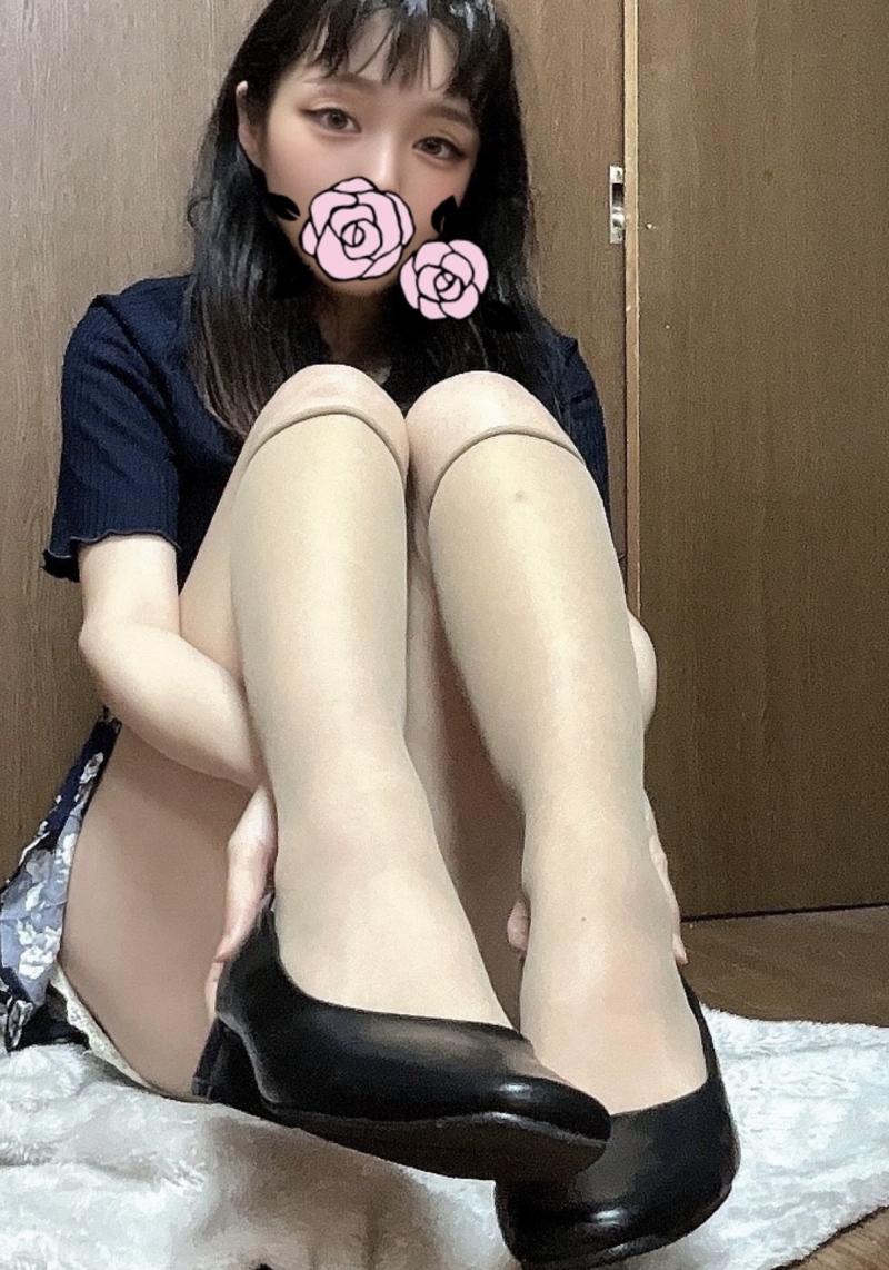 ふんわり黒つやパンプス♥